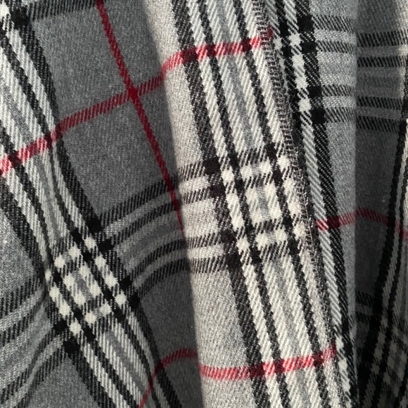 GREY RED PLAID WRAP SCRAF - Picture 3 of 3